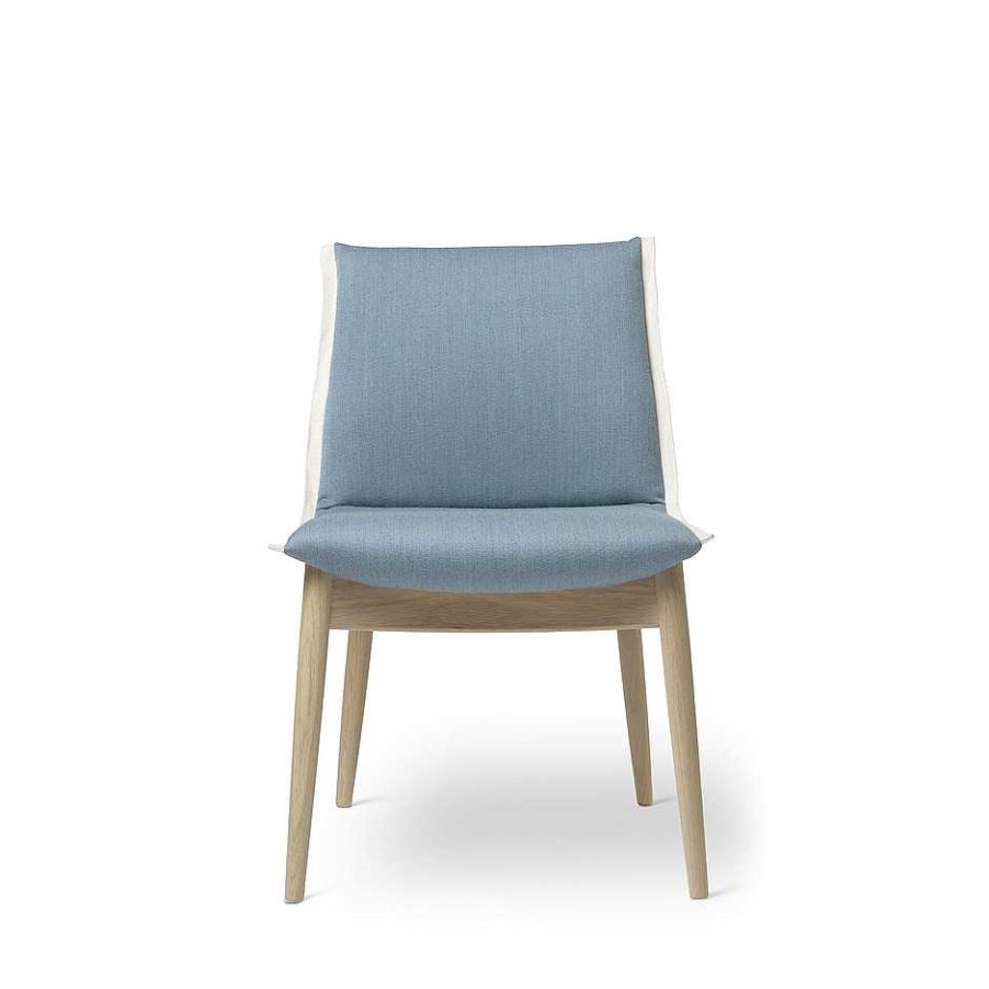 Carl Hansen & Søn Chairs | E004 Embrace Chair | Oak