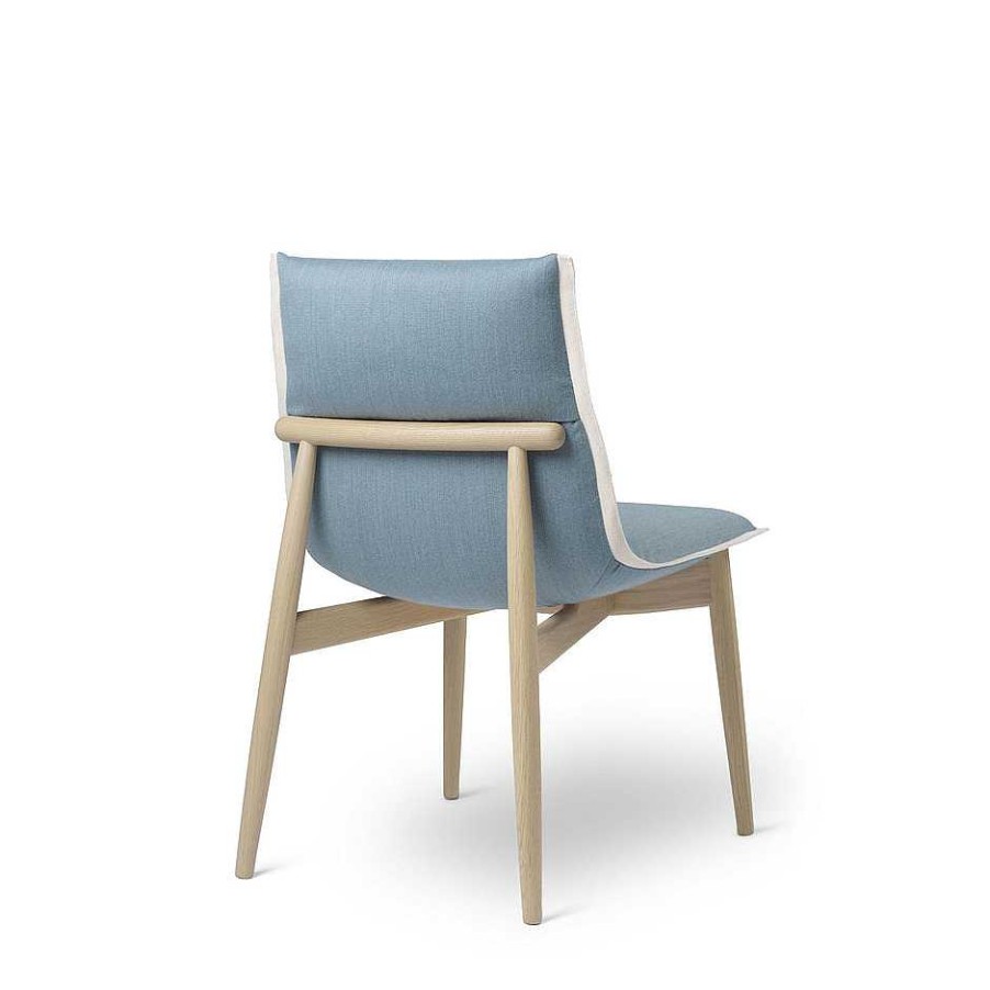 Carl Hansen & Søn Chairs | E004 Embrace Chair | Oak