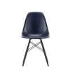 Vitra Chairs | Eames Fiberglass Side Chair Dsw | Eames Navy Blue - Black Maple