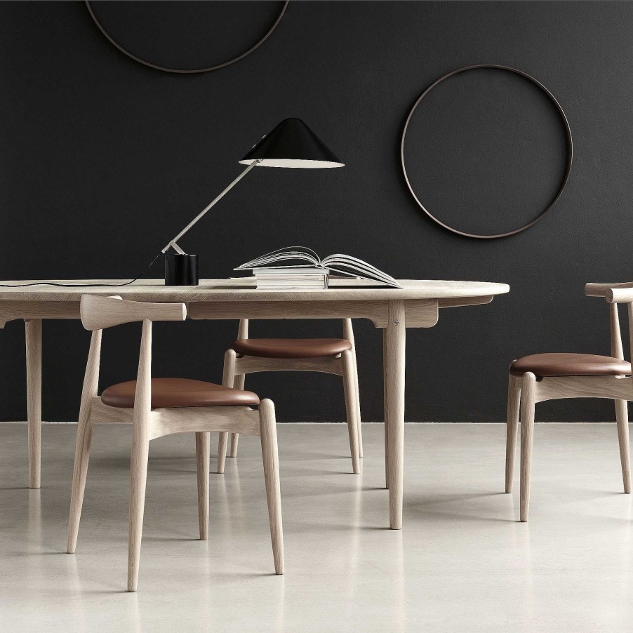 Carl Hansen & Søn Extending Tables | Ch338 | Table | Soaped Oak