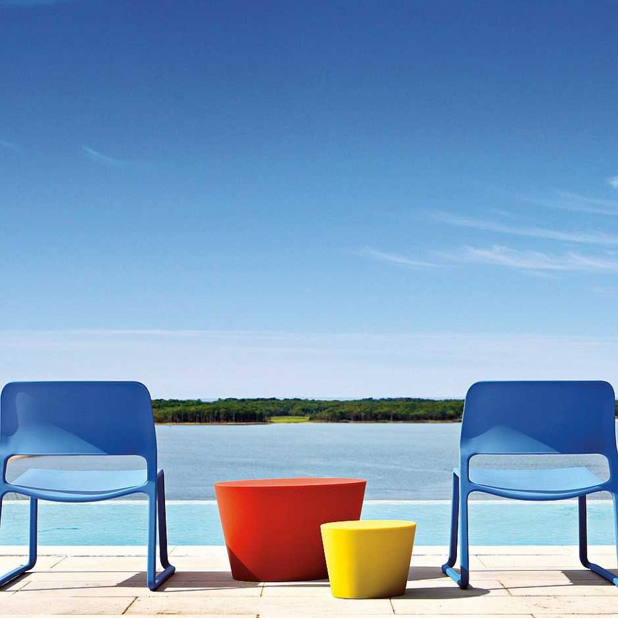 Knoll Outdoor Chairs | Spark Lounge Chair | Outdoor Armchair