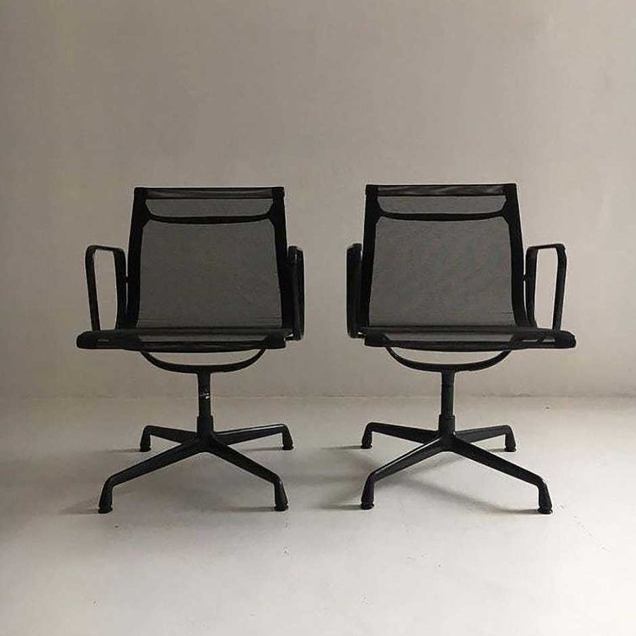 Vitra Office Chairs | Aluminium Chair Ea 108 | Office Armchair | Black | Ex-Display